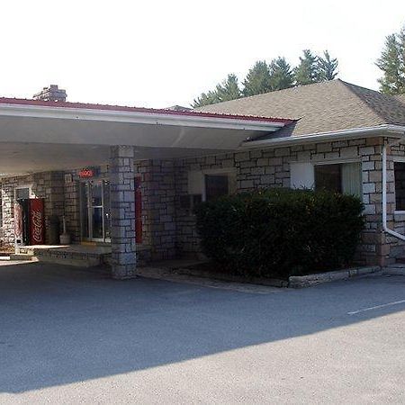 Red Carpet Inn Boone Exterior foto