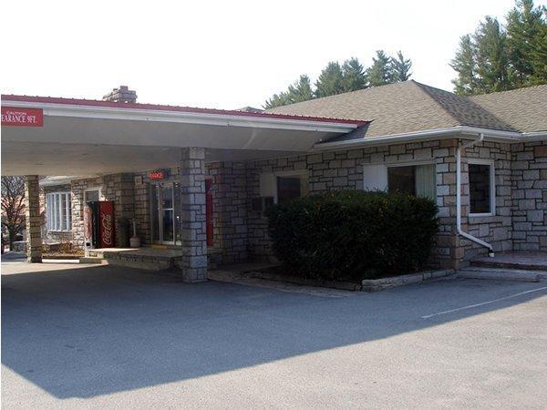 Red Carpet Inn Boone Exterior foto